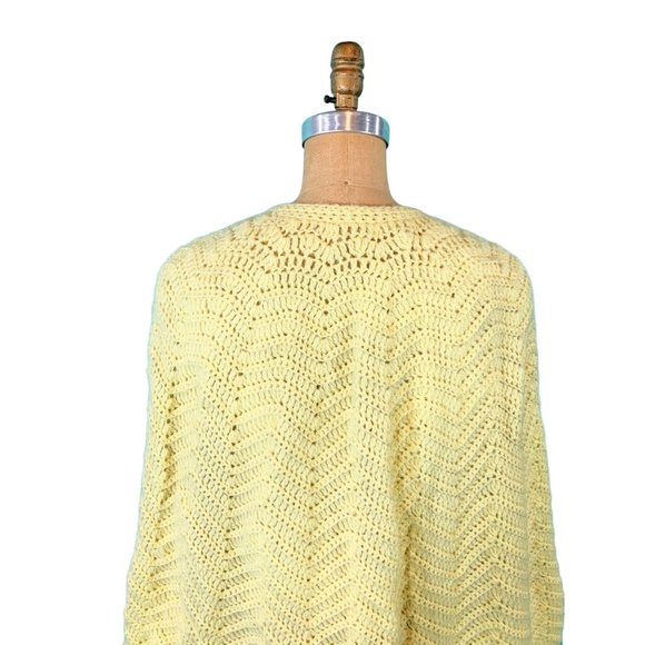Vintage 1960s Crochet Cape Yellow Chevron Knit Button Down Sweater - Picture 9 of 10
